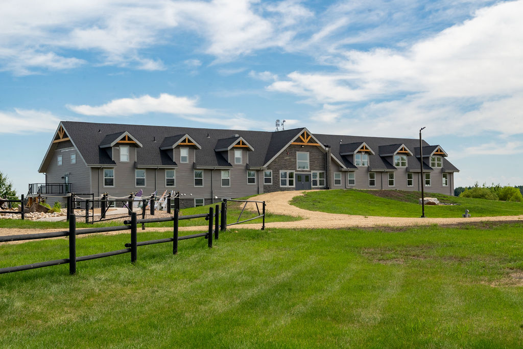 2025-LAKEVIEWRESORTS-EXTERIORHOTEL-19